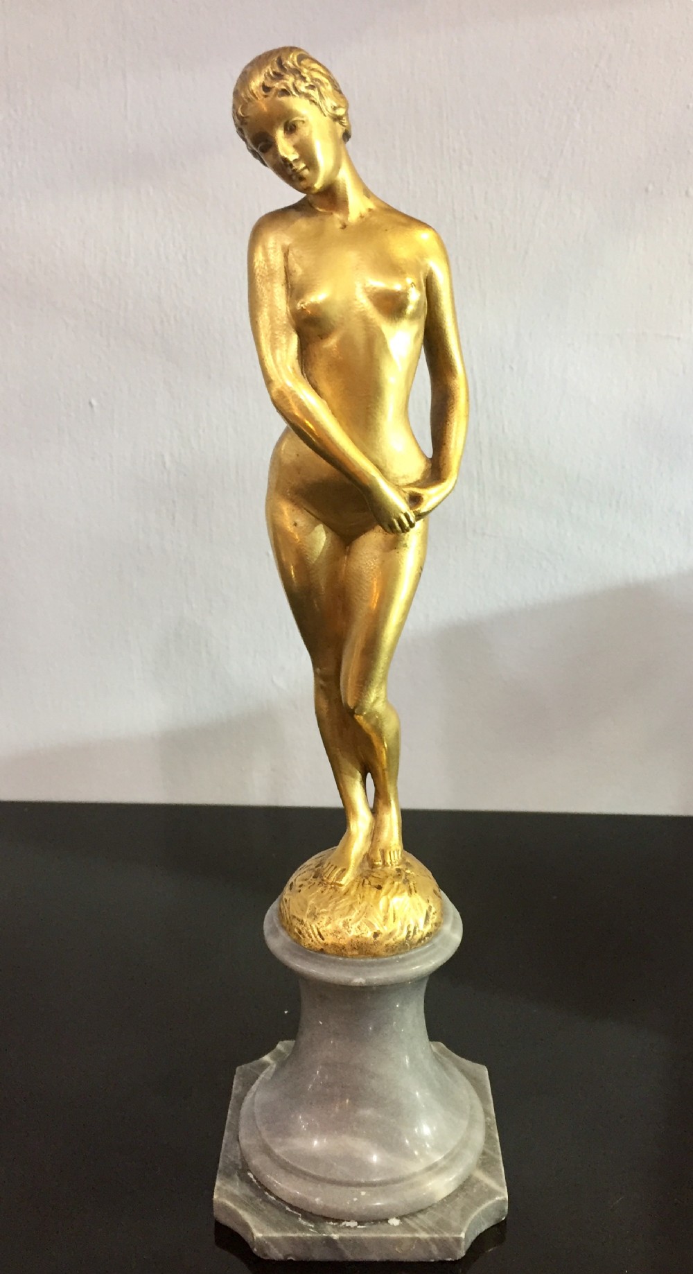 descomps modesty french art nouveau nude female bronze c1900