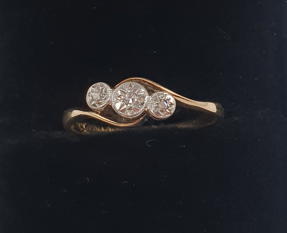 art deco geometric palladium star set swirl diamond trilogy on 9ct gold band ring size q