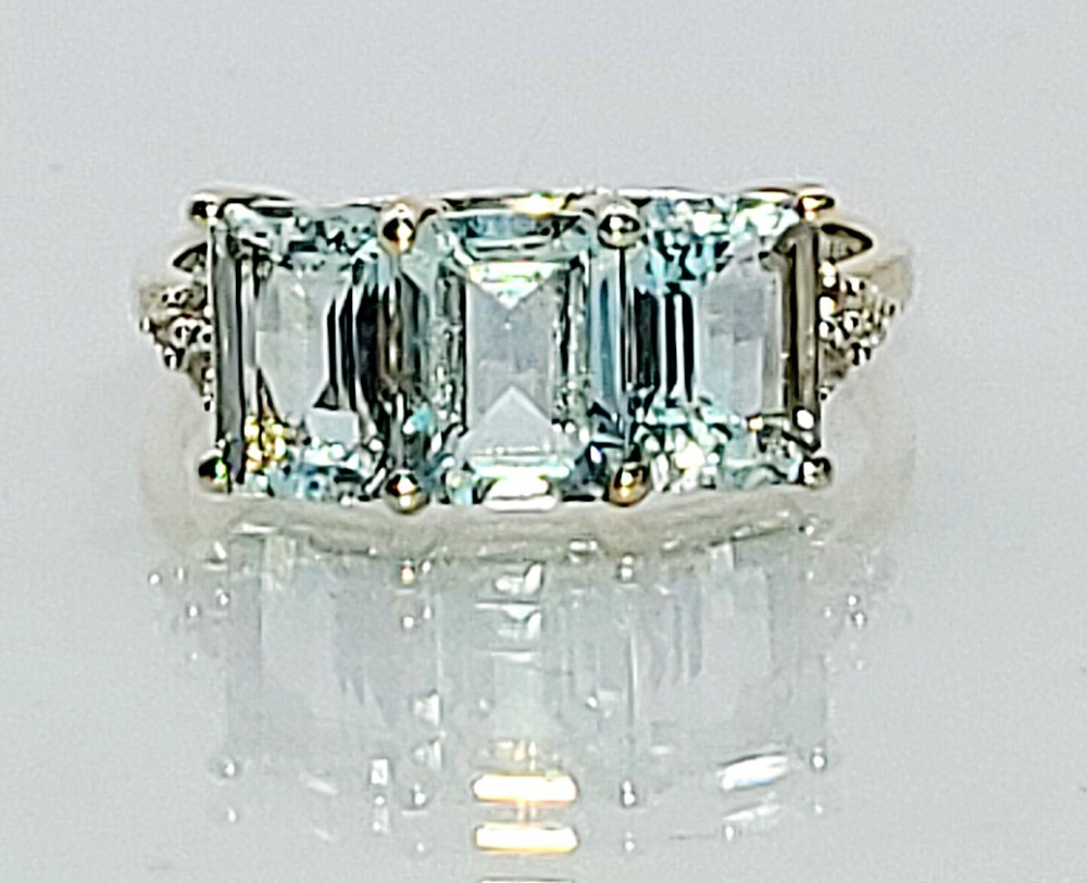 emerald cut aquamarine diamond trilogy 10ct gold ring n12
