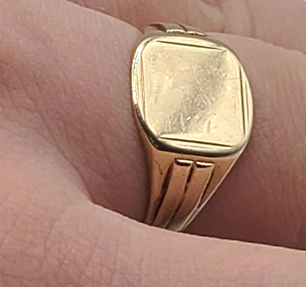9ct gold signet ring b195859 s