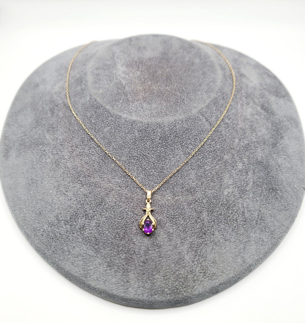 amethyst 9ct gold pendant with 9ct gold chain