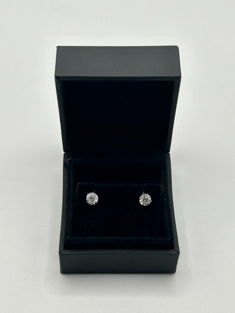 diamond solitaire 18ct white gold stud earrings